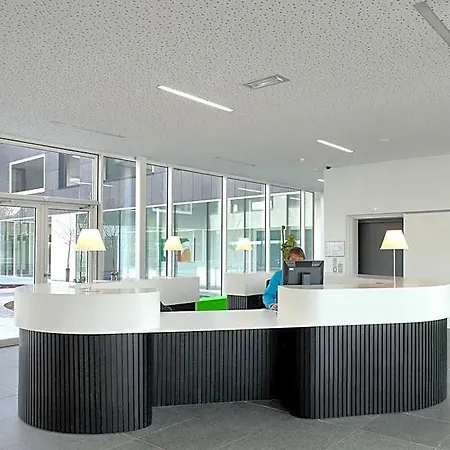 Middelpunt - Gratis Parking - Ontbijt Inbegrepen! 3*
