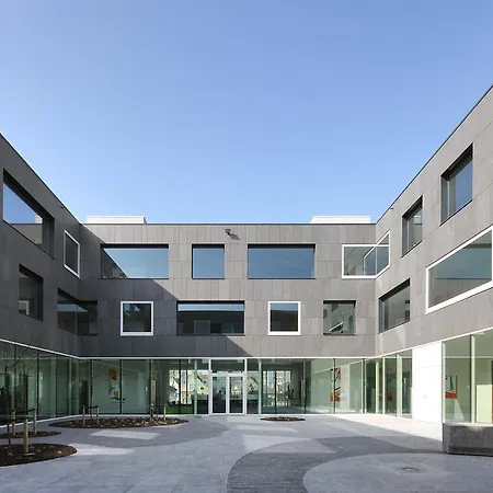 Middelpunt - Gratis Parking - Ontbijt Inbegrepen! Hotel 3*