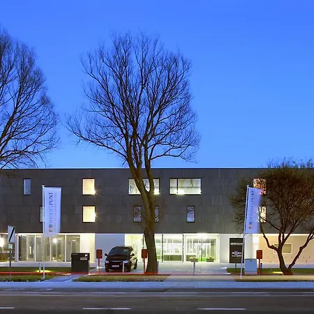 Middelpunt - Gratis Parking - Ontbijt Inbegrepen! 3*