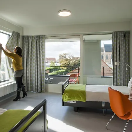 Middelpunt - Gratis Parking - Ontbijt Inbegrepen! 3*