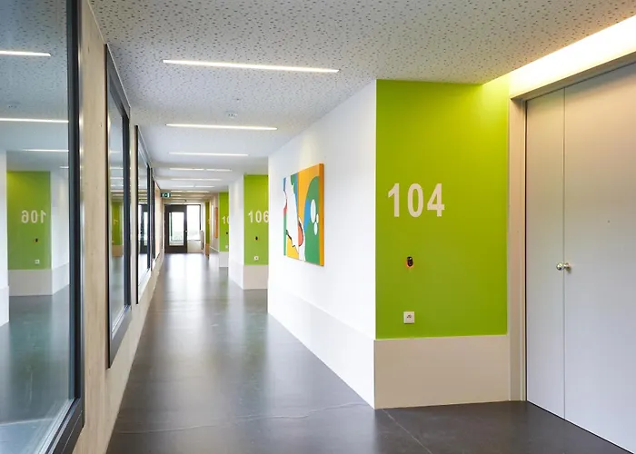 Отель Middelpunt - Gratis Parking - Ontbijt Inbegrepen! Миделкерк