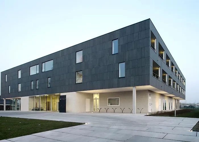 Hotel Middelpunt - Gratis Parking - Ontbijt Inbegrepen! Middelkerke