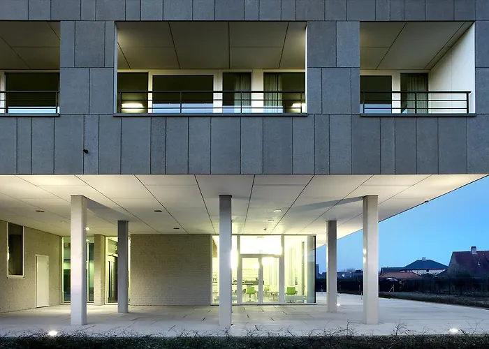 Hotel Middelpunt - Gratis Parking - Ontbijt Inbegrepen! 3*