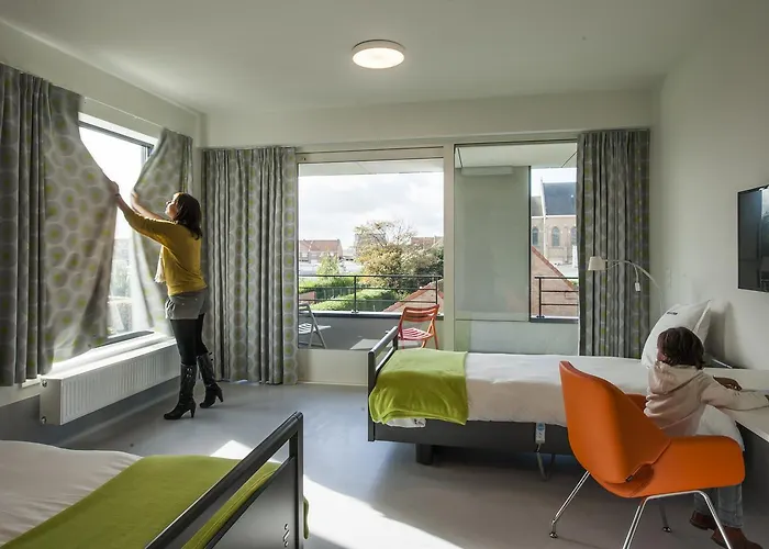 Middelpunt - Gratis Parking - Ontbijt Inbegrepen! 3*